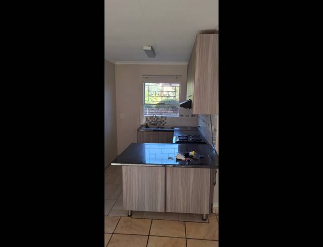2 bed property to rent in HONEYDEW RIDGE